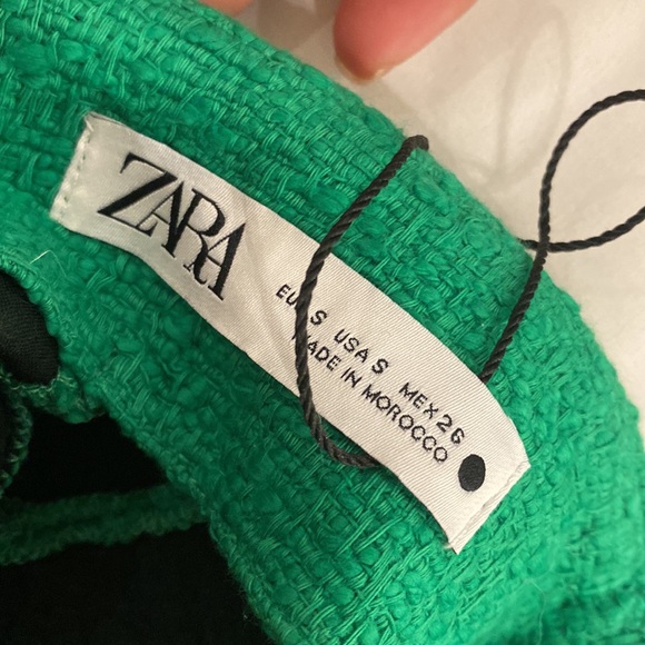 ZARA green mini skirt - Picture 3 of 3